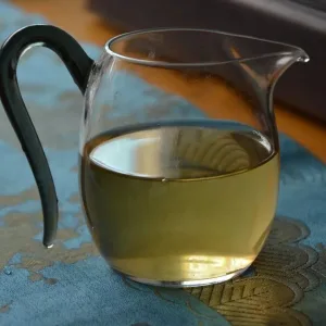 img_0721 香甜突出200克生茶精致小饼